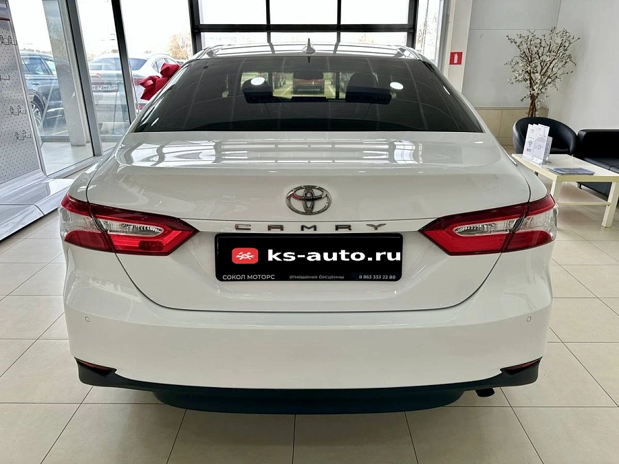 Toyota Camry, 2018г., передний привод, автомат