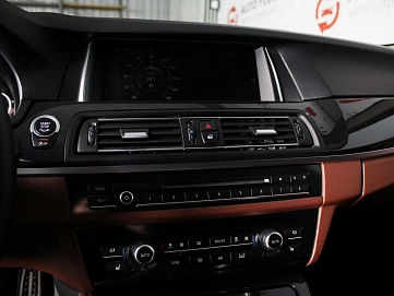 BMW 5 серии, 2015г., задний привод, автомат