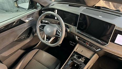 Volkswagen Tiguan, 2024г, полный привод, робот