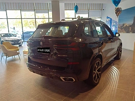 BMW X5, 2025г, полный привод, автомат