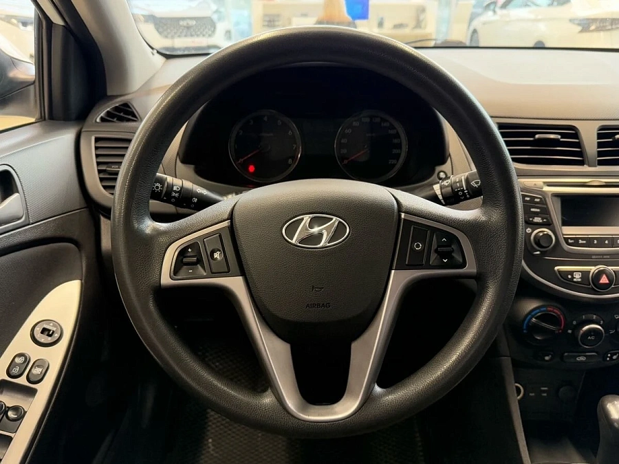 Hyundai Solaris, 2016г., передний привод, автомат