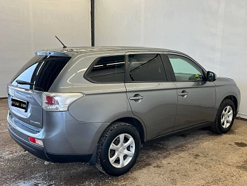 Mitsubishi Outlander, 2012г, передний привод, вариатор