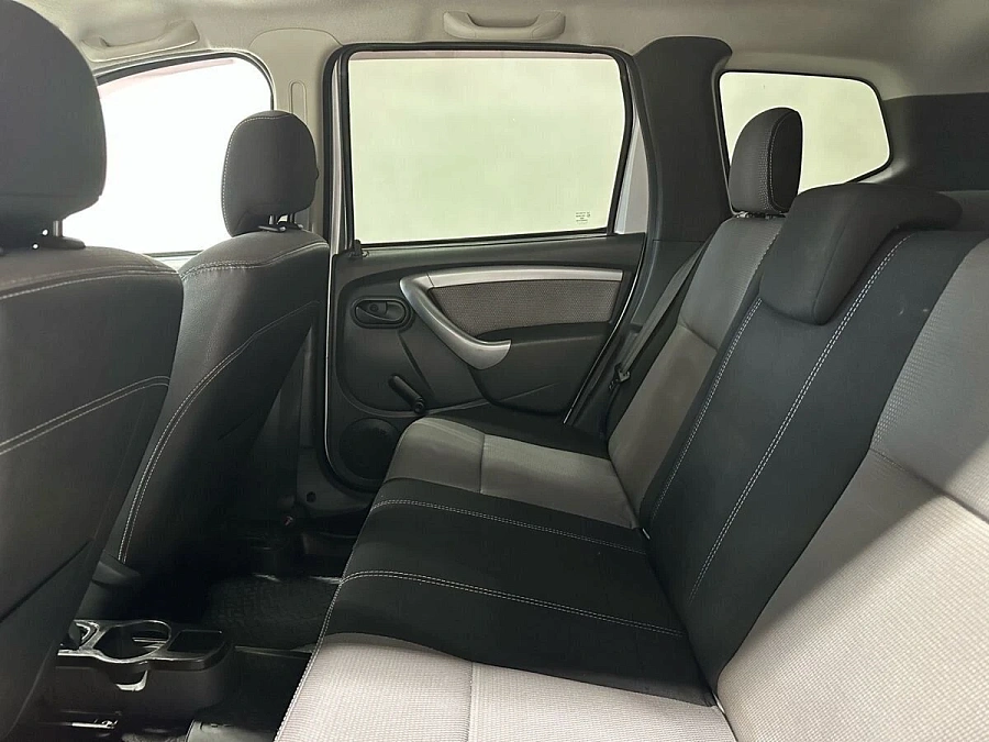 Renault Duster, 2013г., полный привод, механика