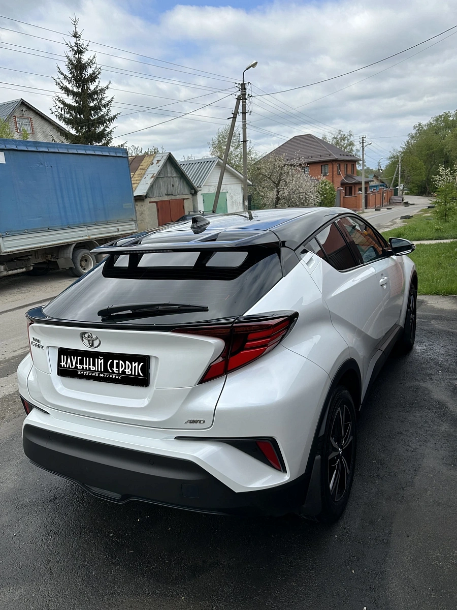 Toyota C-HR, 2023г., полный привод, вариатор