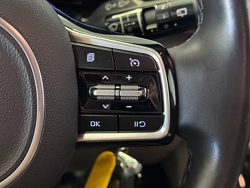 Kia Carnival, 2021г., передний привод, автомат