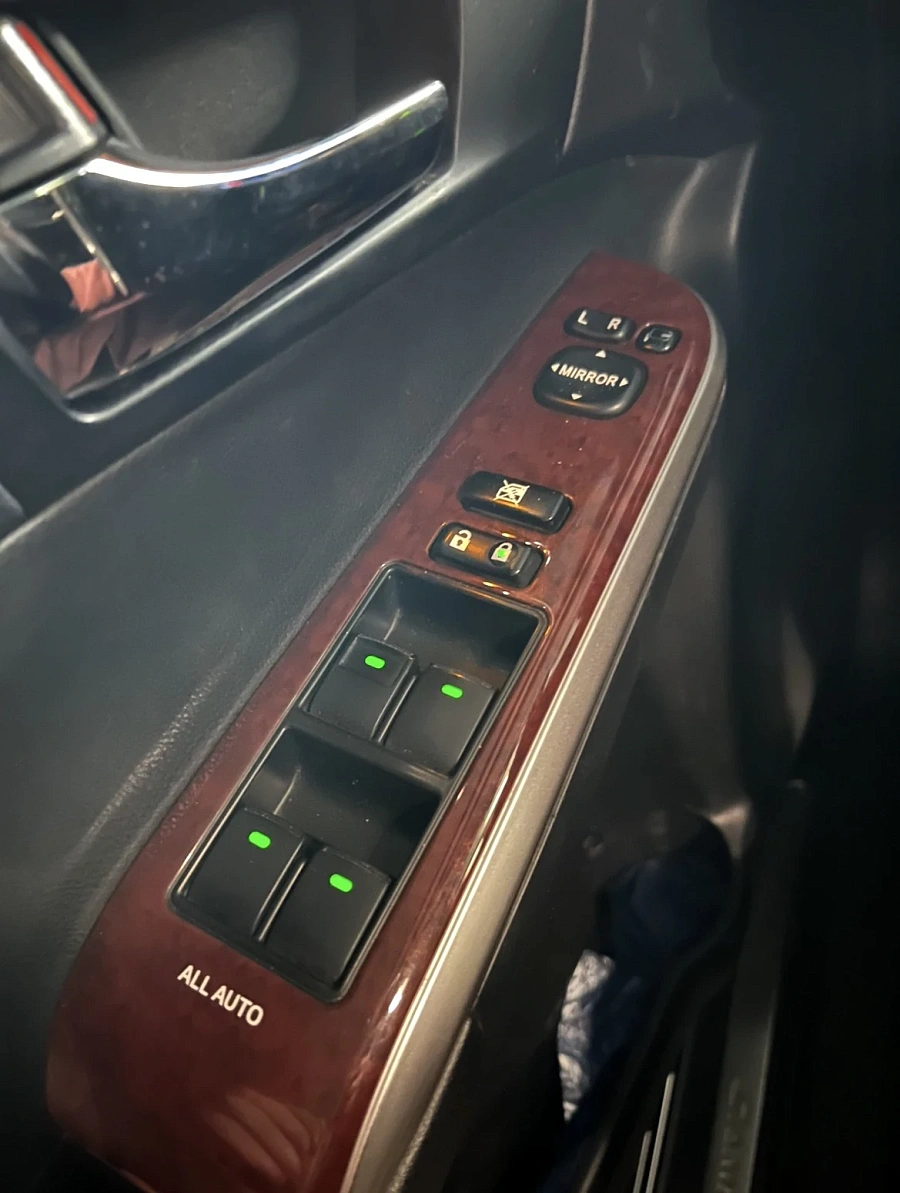 Toyota Camry, 2012г., передний привод, автомат