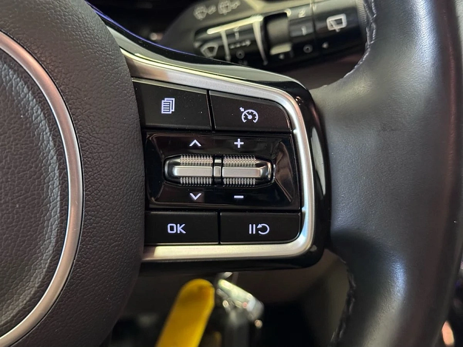 Kia Carnival, 2021г., передний привод, автомат