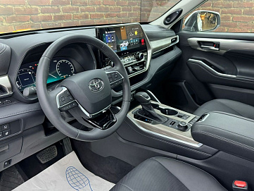 Toyota Highlander, 2025г, полный привод, автомат