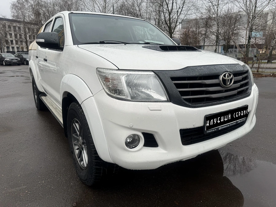 Toyota Hilux, 2012г., полный привод, автомат