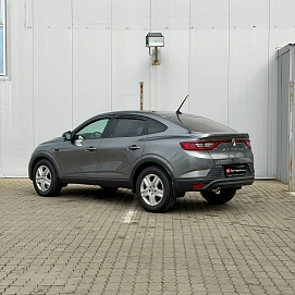 Renault Arkana, 2019г, передний привод, вариатор