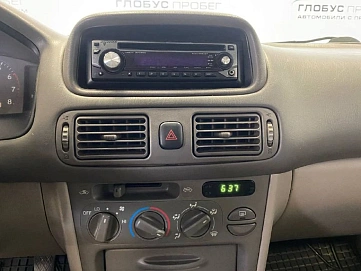 Toyota Corolla, 1998г, передний привод, механика