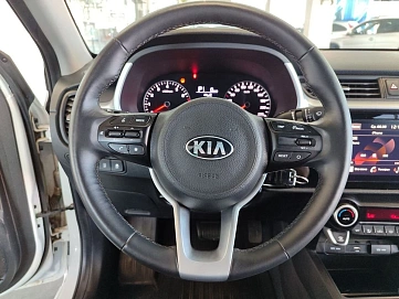 Kia Rio, 2021г, передний привод, автомат