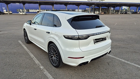 Porsche Cayenne, 2018г, полный привод, автомат