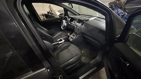 Opel Zafira, 2005г, передний привод, механика