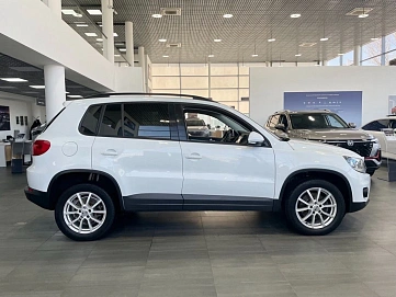Volkswagen Tiguan, 2014г, передний привод, механика