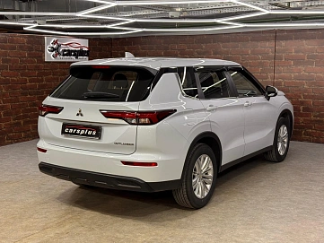 Mitsubishi Outlander, 2022г, полный привод, вариатор