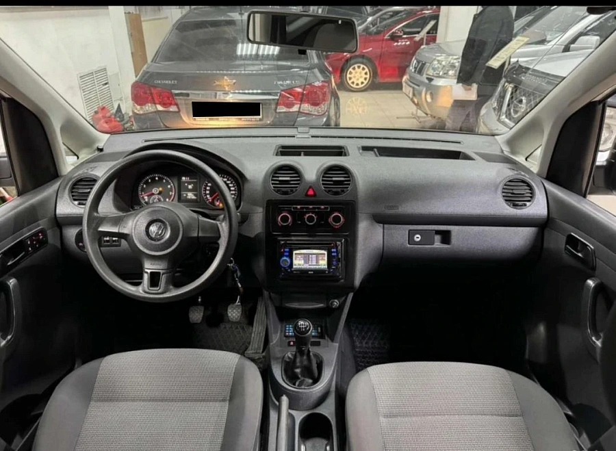 Volkswagen Caddy, 2012г., передний привод, механика