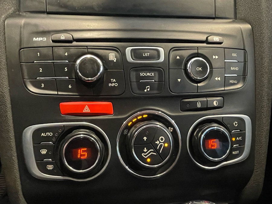 Citroen C4, 2012г., передний привод, автомат