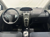 Toyota Yaris, 2007г., передний привод, робот