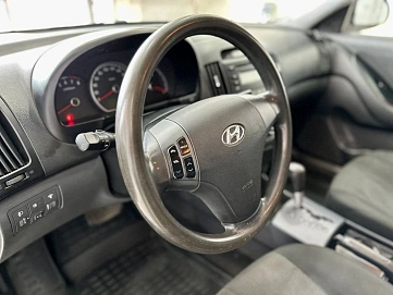 Hyundai Elantra, 2009г, передний привод, автомат