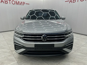 Volkswagen Tiguan, 2022г, передний привод, робот