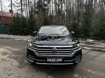 Volkswagen Touareg, 2021г, полный привод, автомат