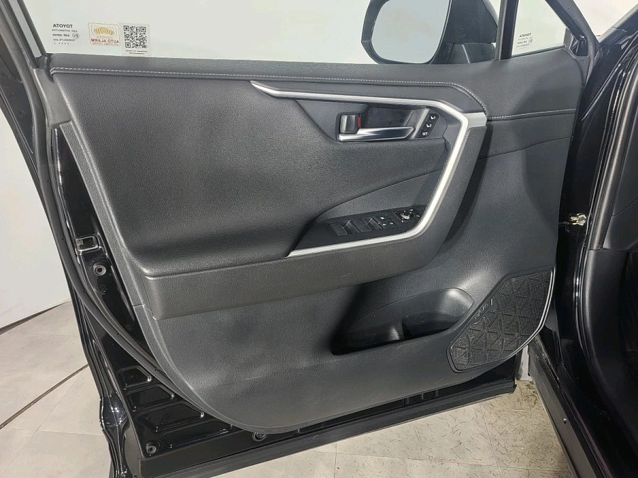 Toyota RAV4, 2021г., полный привод, автомат