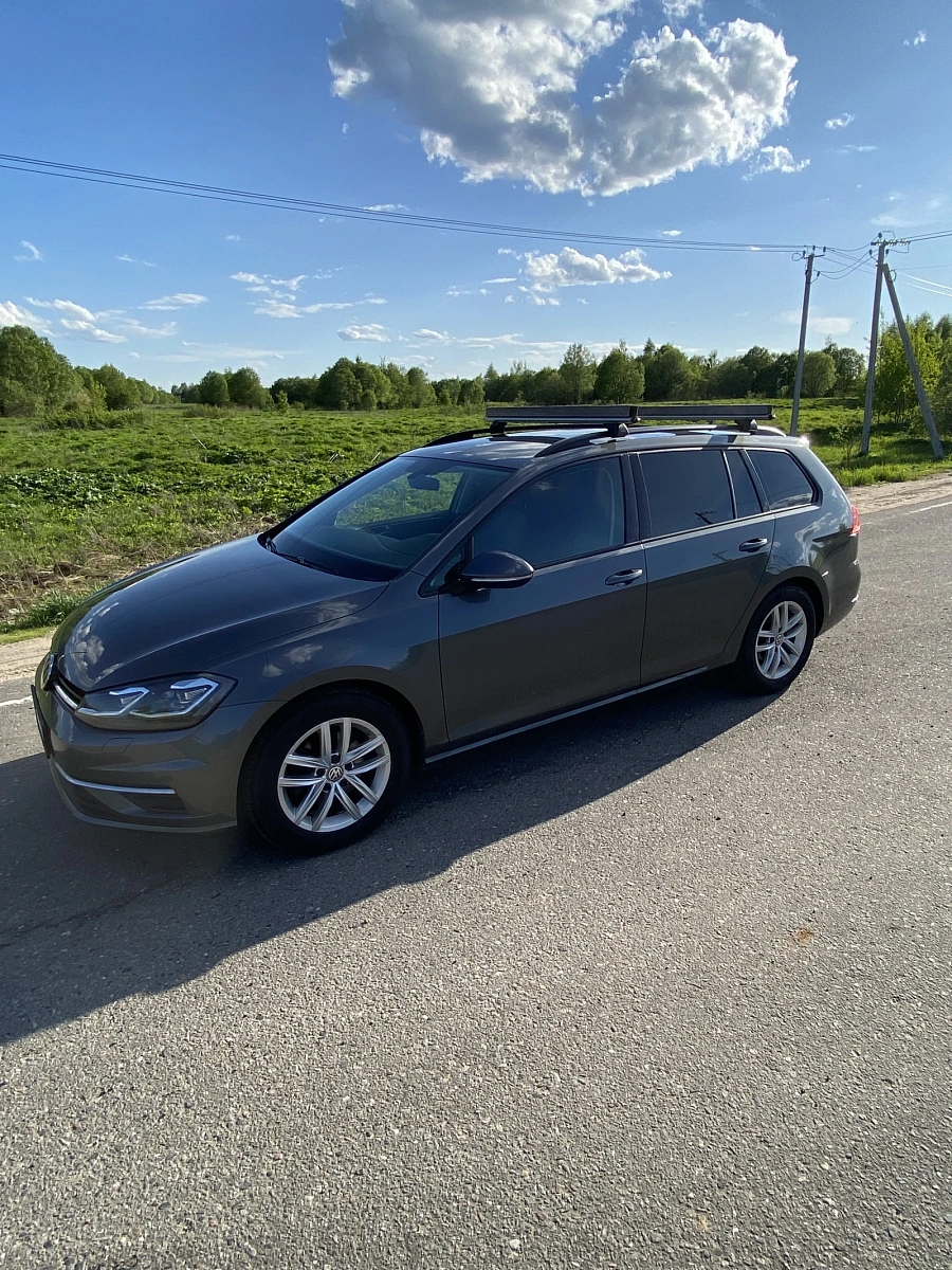 Volkswagen Golf, 2019г., передний привод, робот