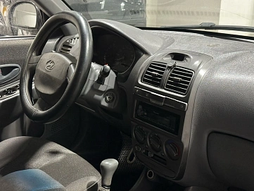 Hyundai Accent, 2004г, передний привод, механика
