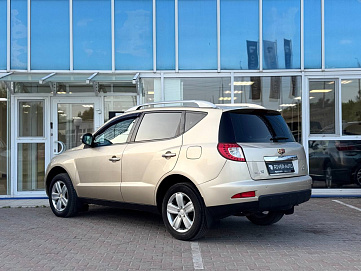 Geely Emgrand X7, 2015г, передний привод, автомат