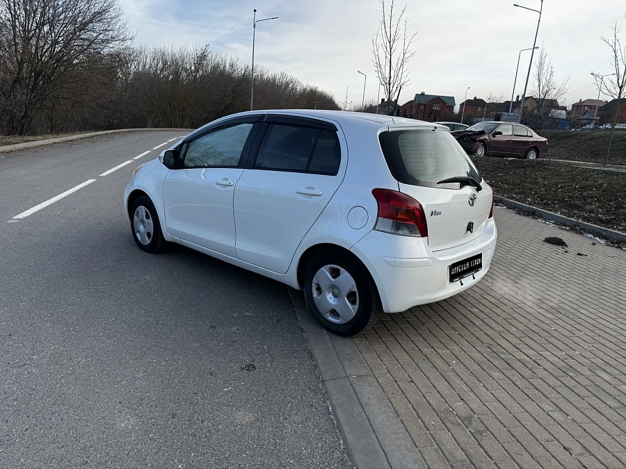 Toyota Vitz, 2009г., передний привод, вариатор