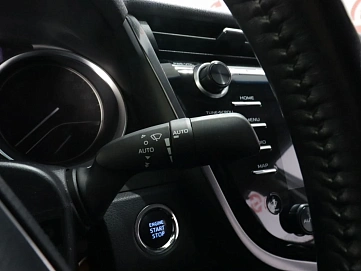 Toyota Camry, 2020г, передний привод, автомат