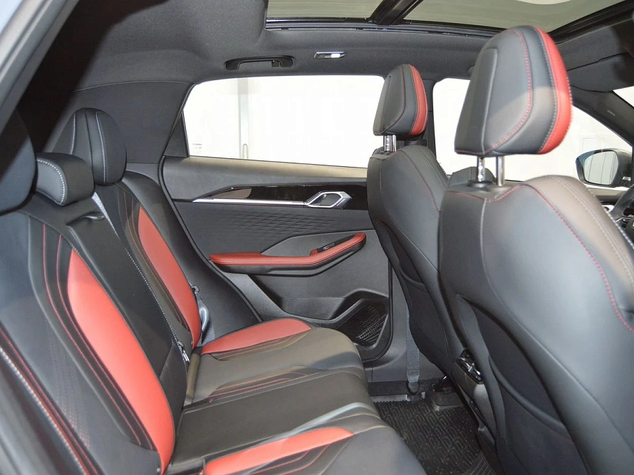 Geely Coolray, 2024г., передний привод, робот