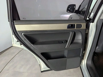 Volkswagen Touareg, 2009г, полный привод, автомат