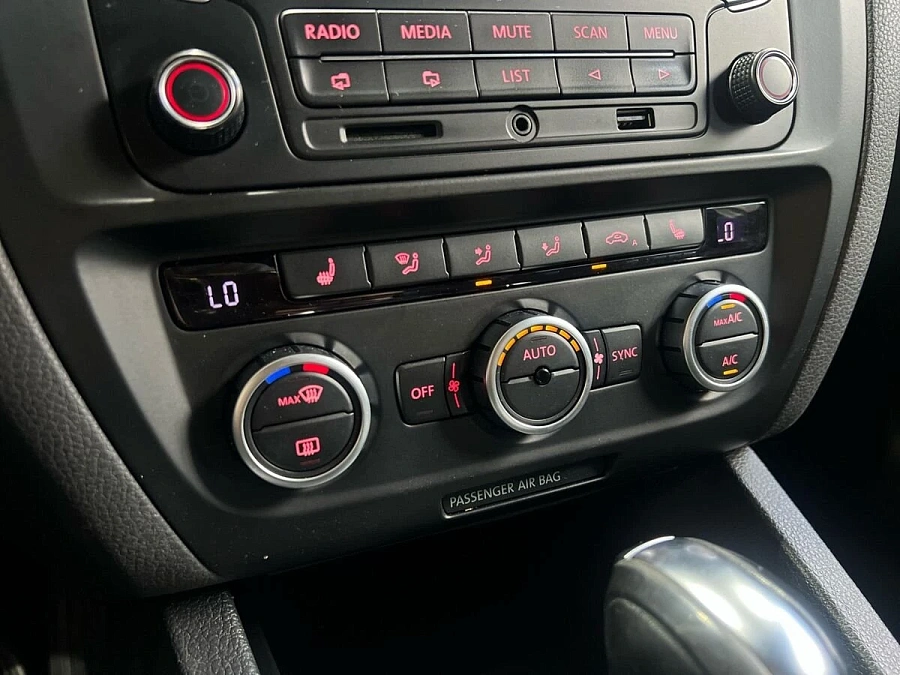 Volkswagen Jetta, 2014г., передний привод, автомат