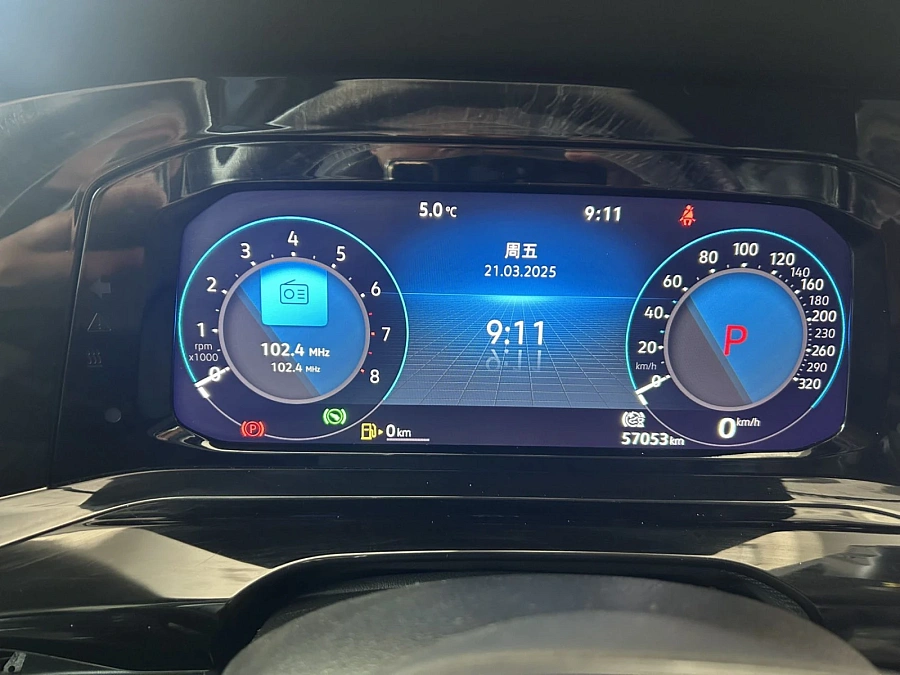 Volkswagen Golf, 2020г., передний привод, робот