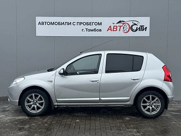 Renault Sandero, 2011г, передний привод, механика