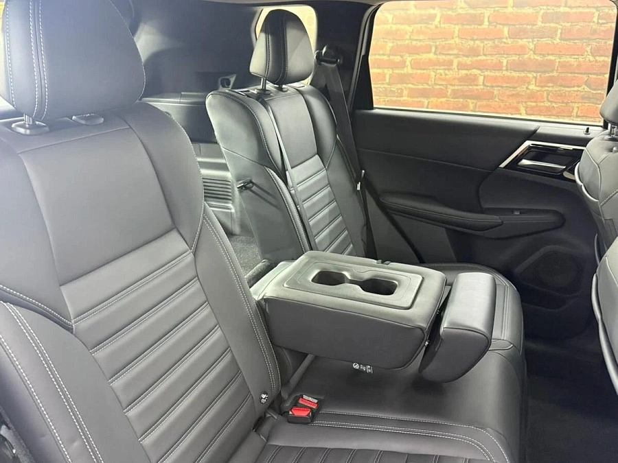 Mitsubishi Outlander, 2023г., полный привод, вариатор