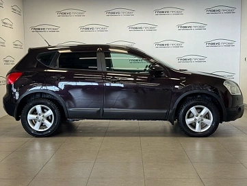 Nissan Qashqai, 2009г, передний привод, автомат