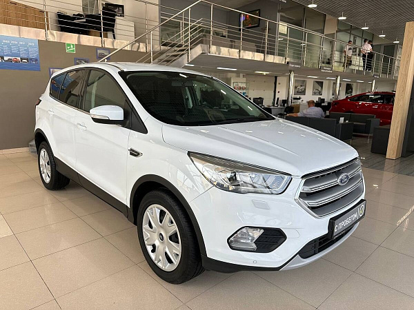 Ford Kuga, 2019г., передний привод, автомат