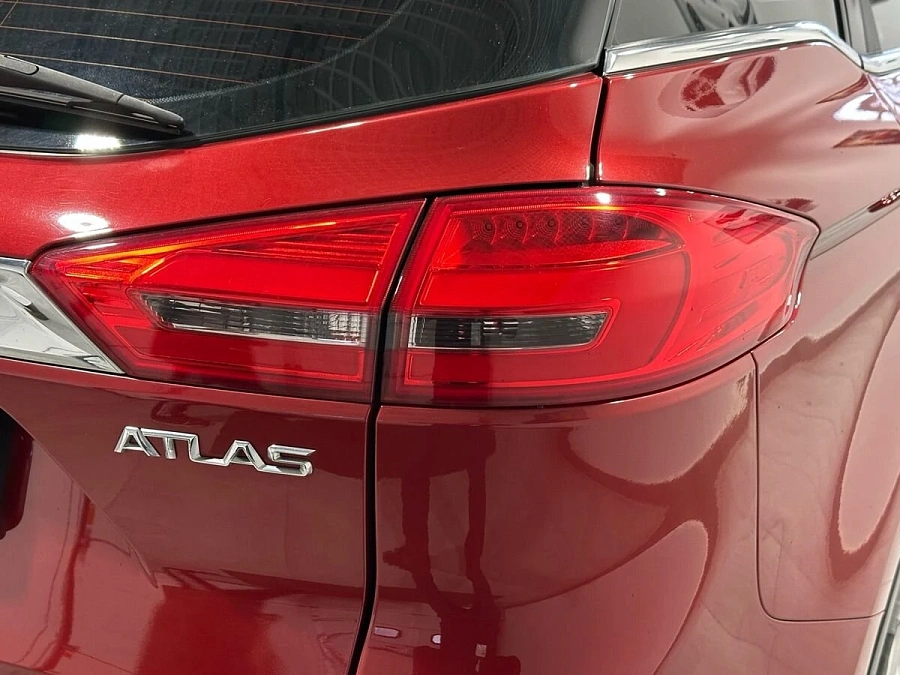 Geely Atlas, 2018г., передний привод, автомат