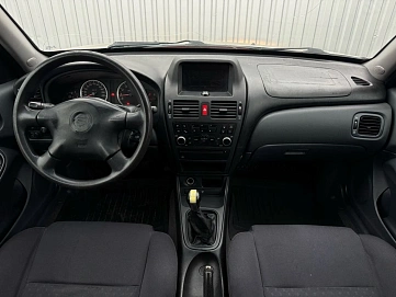 Nissan Almera, 2005г, передний привод, механика