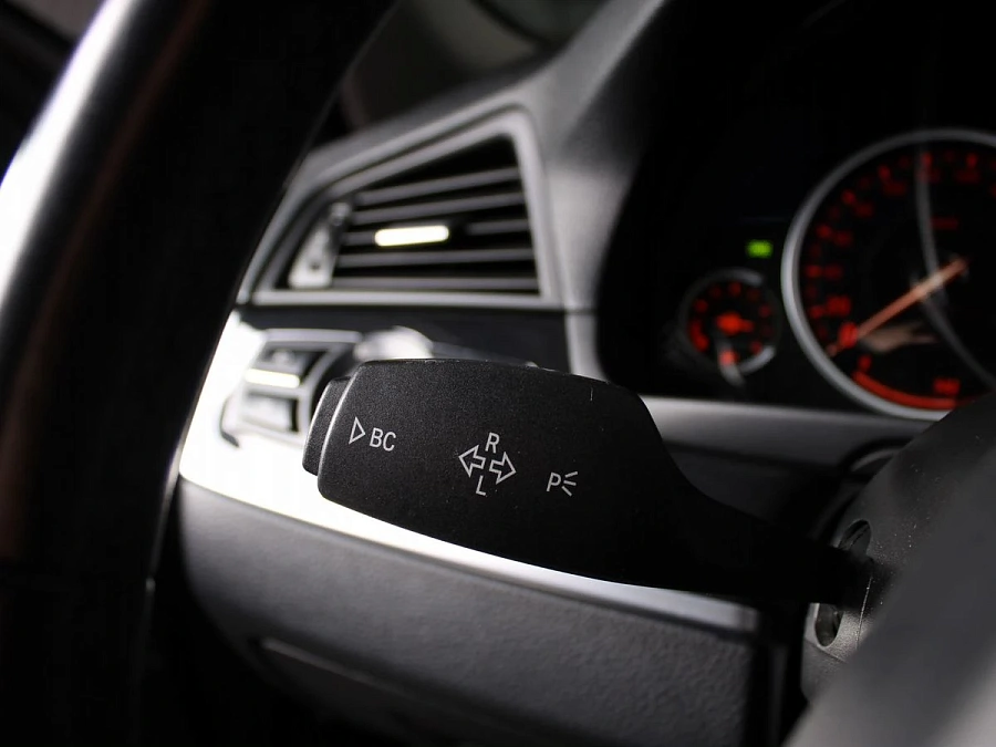 BMW 5 серии, 2015г., задний привод, автомат