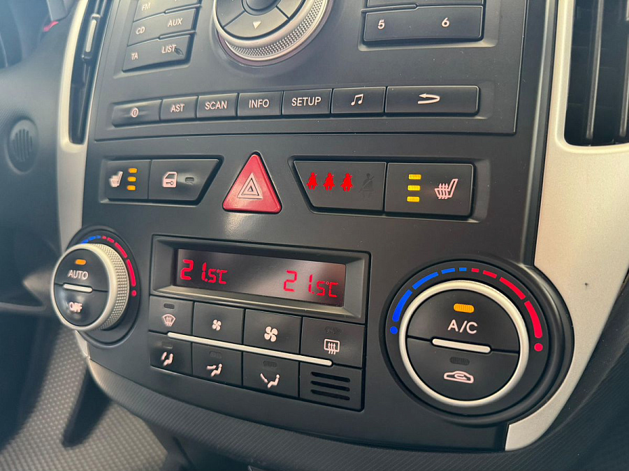 Kia Ceed, 2012г., передний привод, автомат