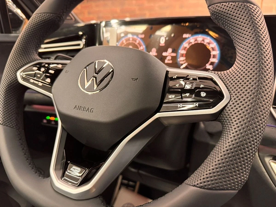 Volkswagen Tiguan, 2025г., полный привод, робот