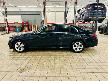 Mercedes-Benz E-Класс, 2020г, полный привод, автомат