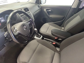 Volkswagen Polo, 2015г., передний привод, автомат