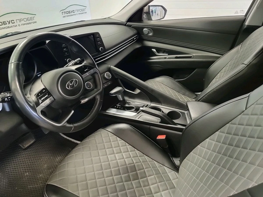 Hyundai Elantra, 2021г., передний привод, автомат