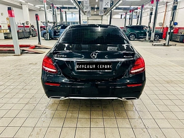 Mercedes-Benz E-Класс, 2020г, полный привод, автомат