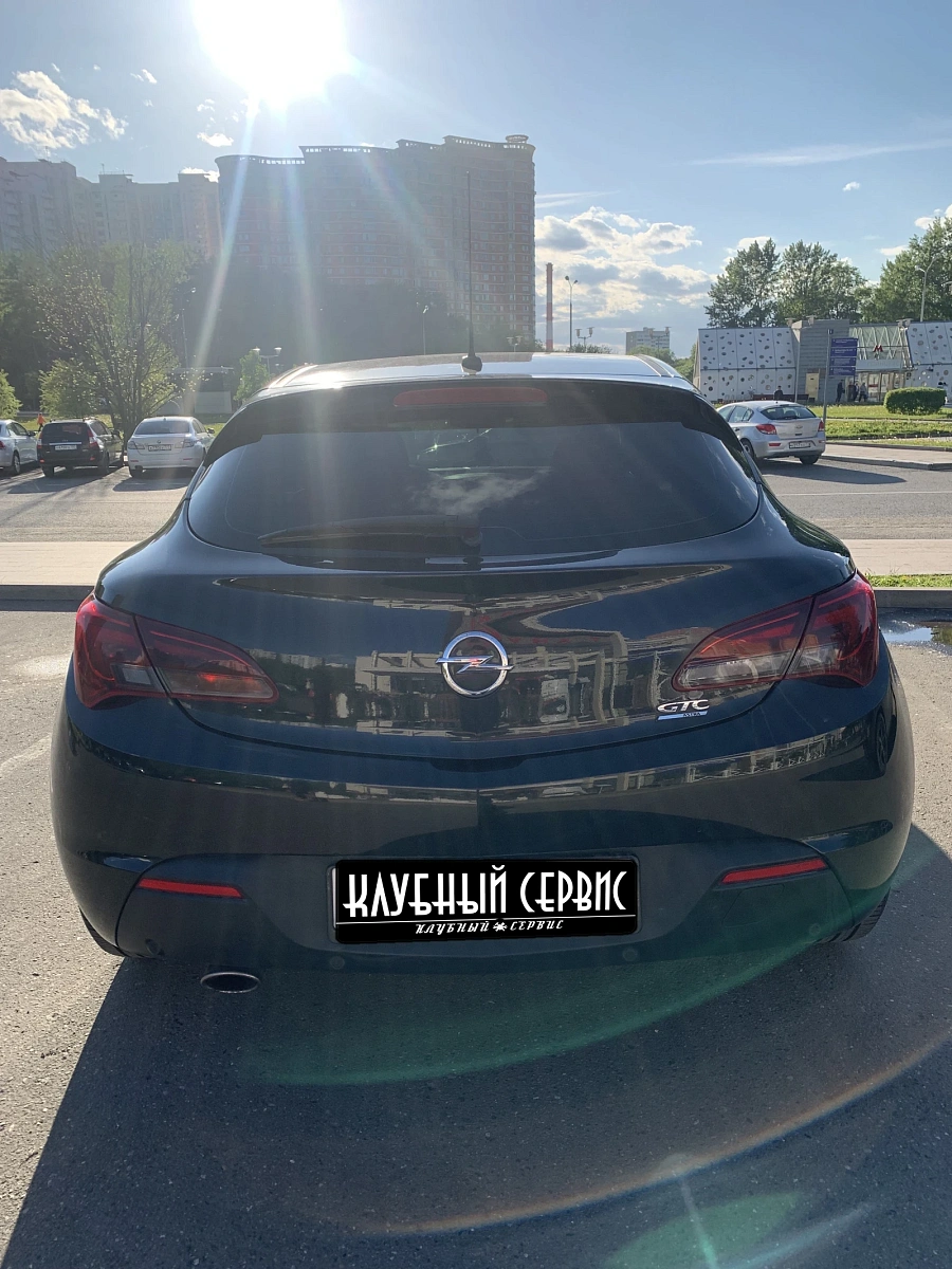 Opel Astra, 2014г., передний привод, автомат